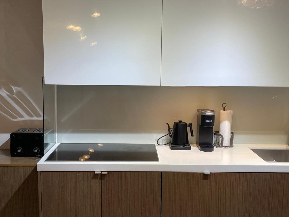 شقة تورونتو  في Cozy Open Concept 2Br 2Bath W/Parking -Jays/Cn المظهر الخارجي الصورة